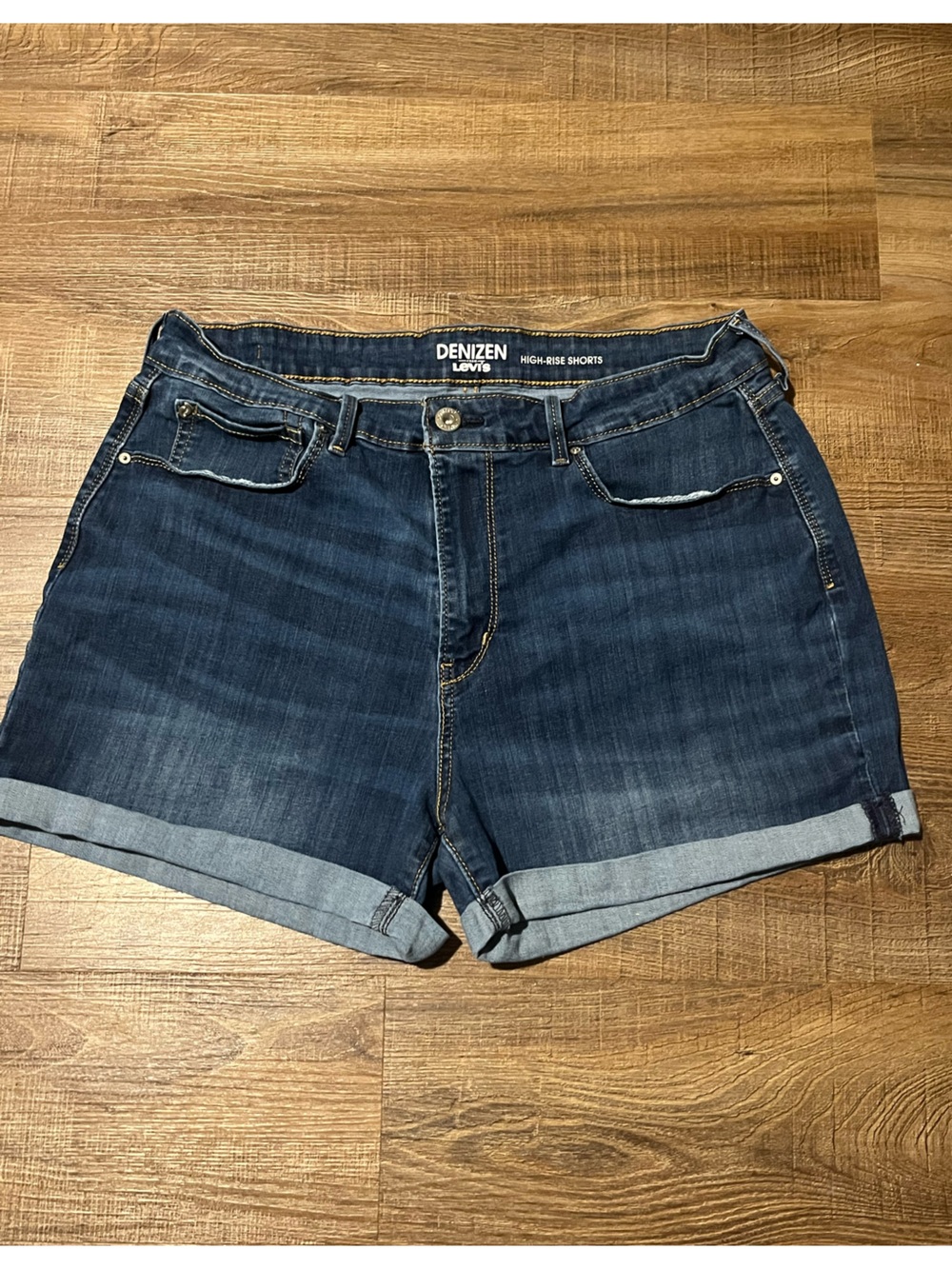 Denizen from Levi's Dark Indigo Rolled Hem Jean Shorts